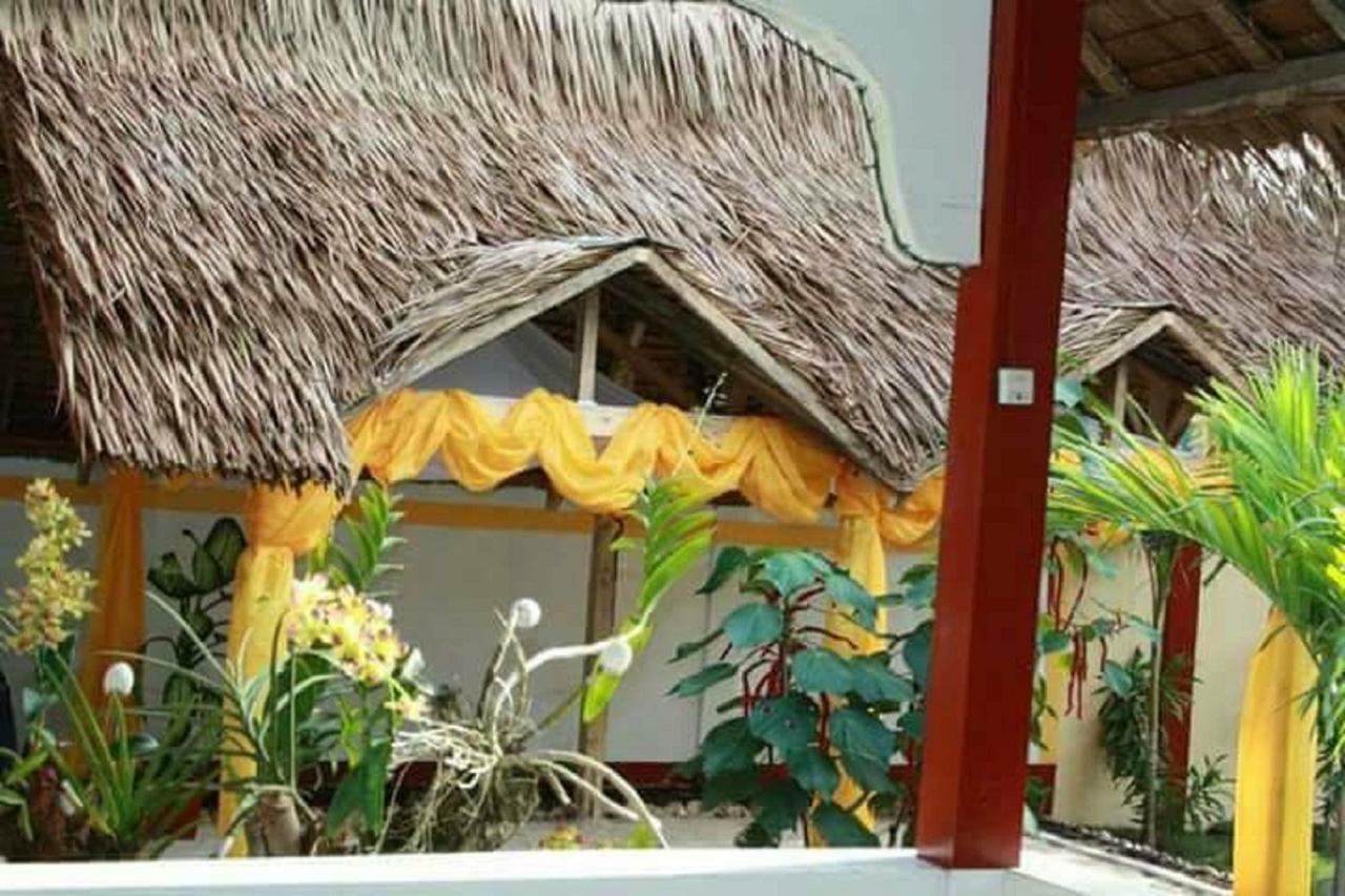 Traville Huts Palm Beach Inn Panglao Buitenkant foto